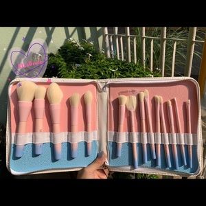 Beautiful two tone colour Full set Makeup Brush